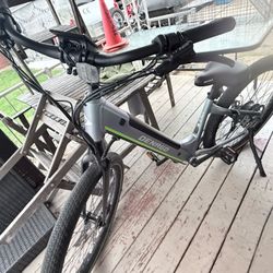E-bike like  new- Denago city 2 step-through