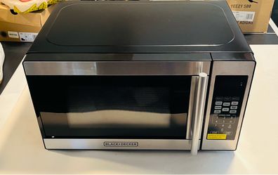 Black+Decker 0.7 Cu. Ft. 700 Watt Digital Microwave Oven