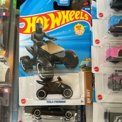 Bote STesla Cyberquad Hotwheels 