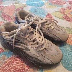 ADIDAS KIDS YEEZY SNEAKERS 