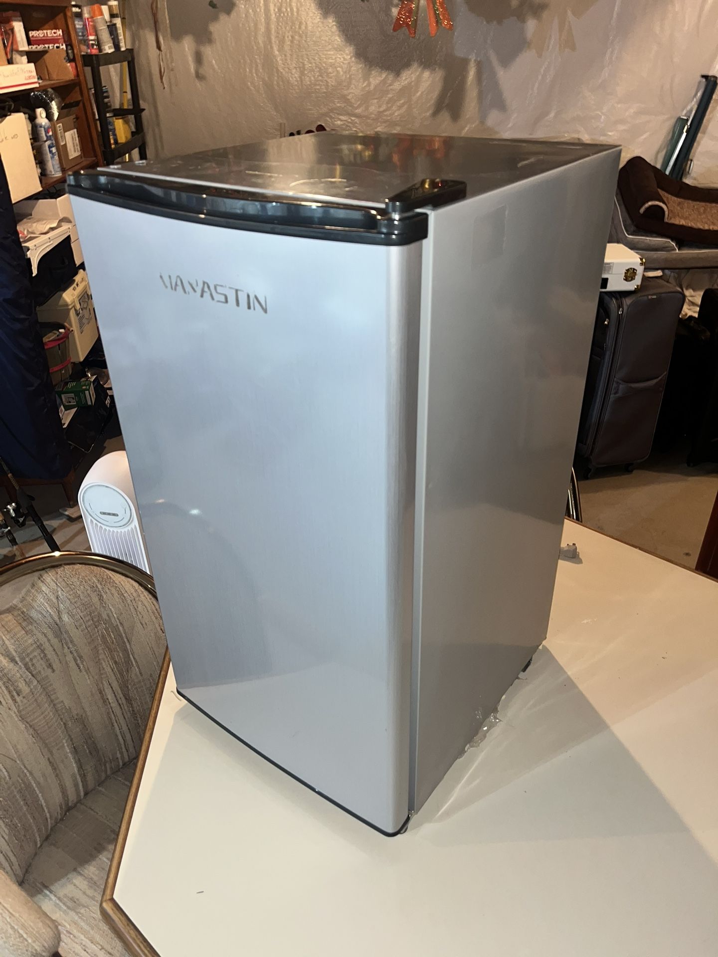 WAVASTIN Mini Fridge with Freezer – Stainless Steel, Clean & Works Great