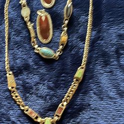 It’s A Beautiful Set Of Necklace Bracelet and earring There custom jewelry set