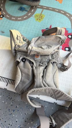 Ergo baby carrier