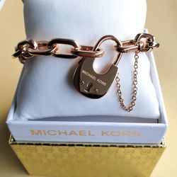 💖 Michael Kors Women's Rosegold Charm Bracelet 💖