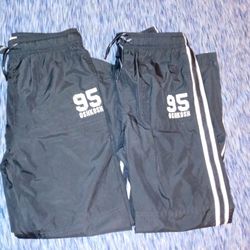 Boys Warm Ups Size 8. Black And Navy Blue (Like New) 2 X 10 Dlls