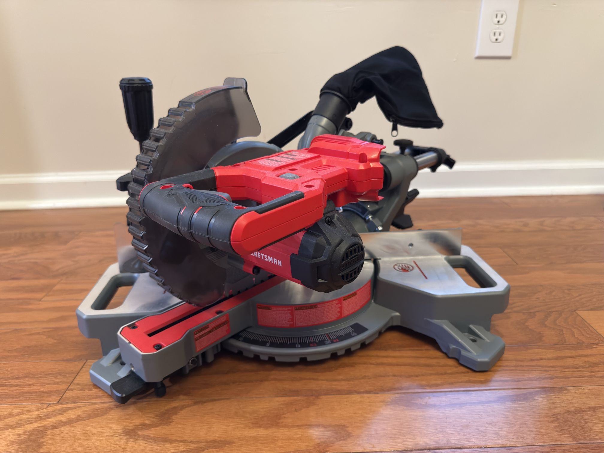 Craftsman CMCS714 - 7 1/4 in. Miter Saw (Tool Only)