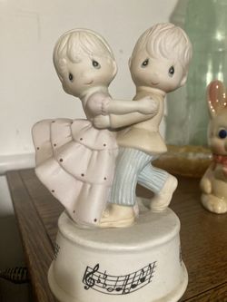 Precious Moments, Dancing Boy, Girl, Musical Music Box Carousel