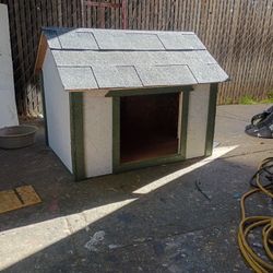 Dog House Medium