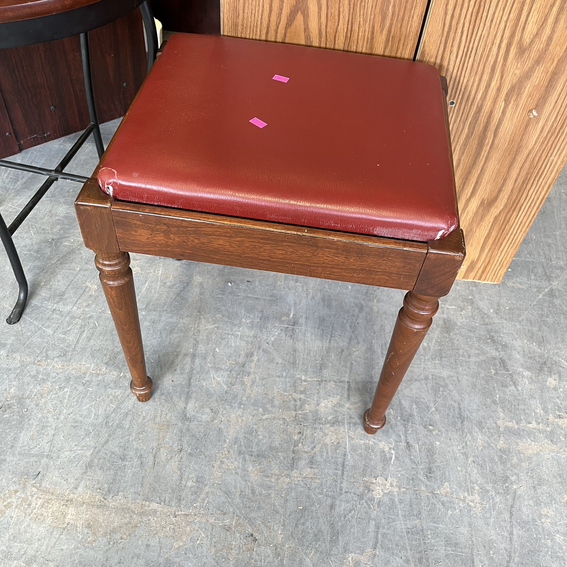 Small Wood Piano Or Sewing Bench Seat (in Store) 