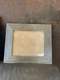 Beautiful Modern Silver Picture Frame. Great Condition!