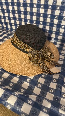 One size fits all straw with leopard bow
