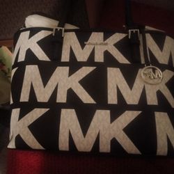 HUGE BRAND NEW PURSE COLLECTION 