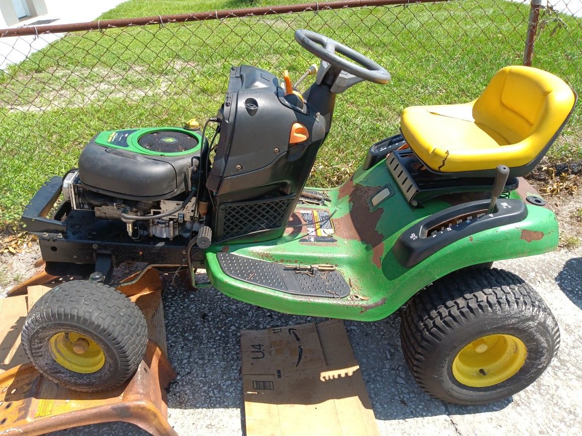 John Deere 102. 42" Cut. Parts Only for Sale in Tampa, FL OfferUp