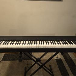 Piano Yamaha P71 88-Key + Stand 