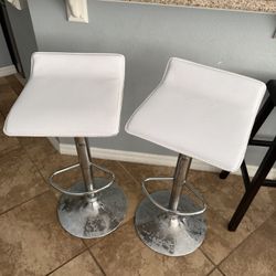 2 Adjustable Bar Stools