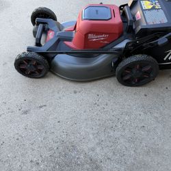Milwaukee Lawn Mower 