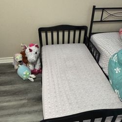 BRAND NEW TODDLER BED W/ MATRESS