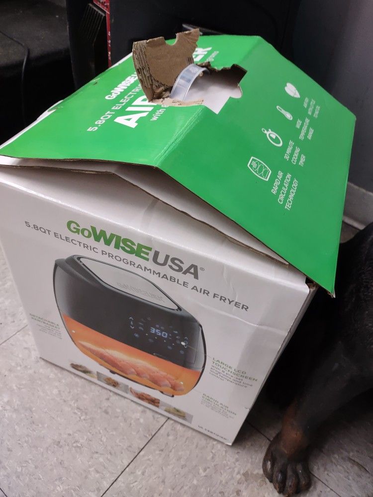 1700-Watt 5.8-QT 8-in-1 Digital Air Fryer with Recipe Book