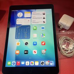 Apple iPad 8th Gen 128GB WiFi 10.2” iPad—Space Gray iOS 26 complete 