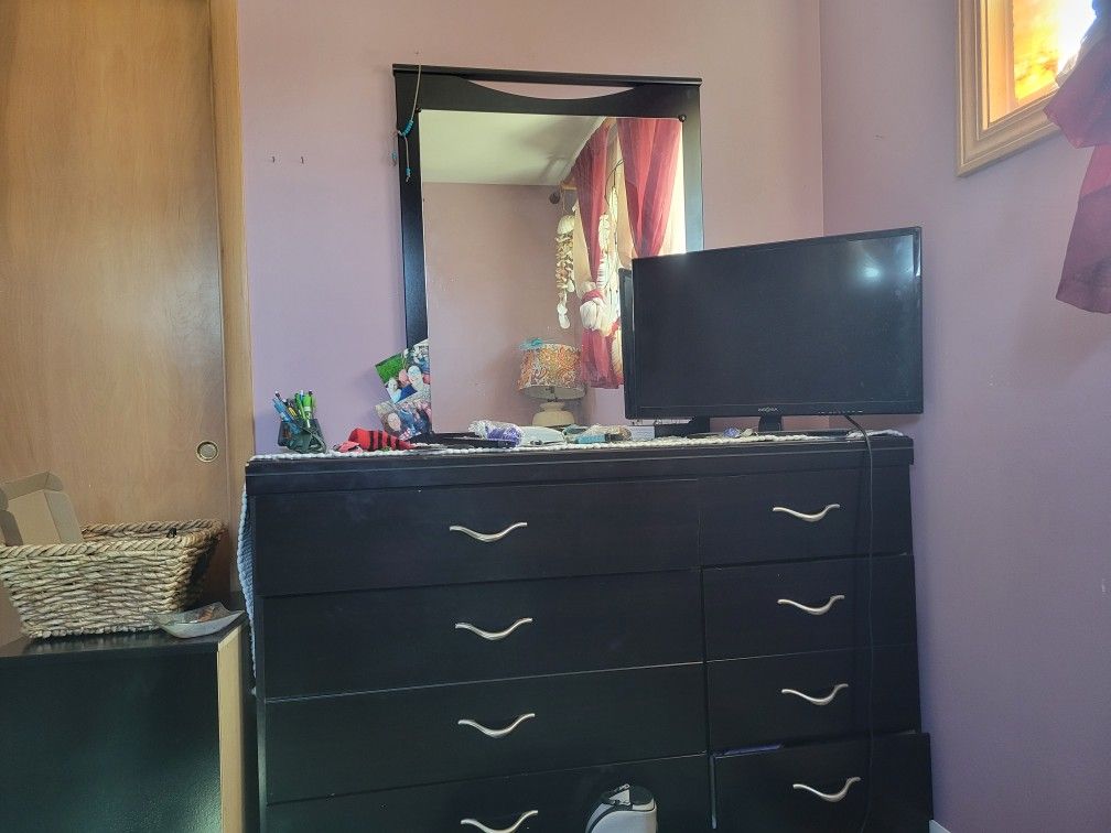 Dresser, Mirror, Night Stand, Queen Size Bed Frame