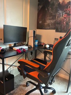 Gaming Setup w/ chair, desk, and monitor