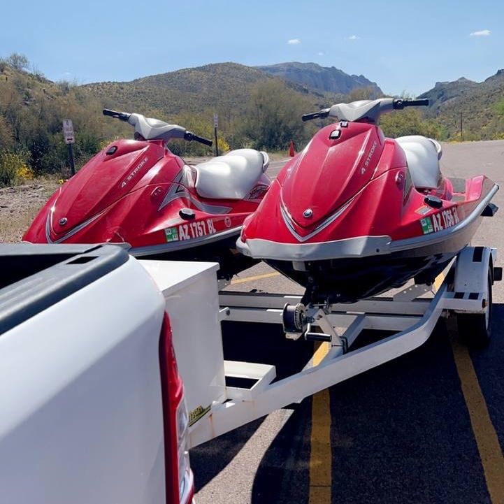 Paired of  2006 Yamaha WAVE RUNNER VX110 including trailer  