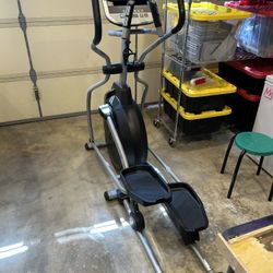 Spirit Fitness XE195 Elliptical