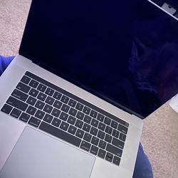 MacBook 15 Pro