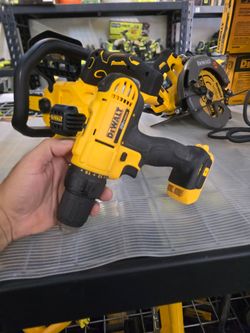 DEWALT DCD771 20V Max Cordless Drill Driver panchos tools