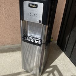Whirlpool Self Cleaning Water Dispenser for Sale in Glendale, CA
