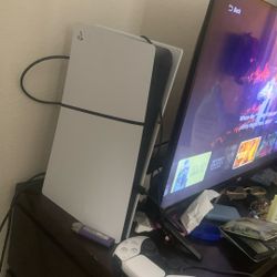 Ps5 And Roku Tv With Remote 