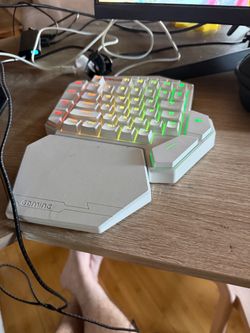 Quarter keyboard and gaming mouse
