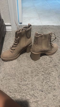 Women’s shoes