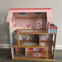 Doll House 