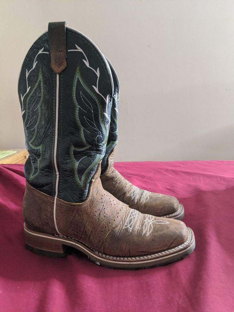 Size 7 double H boots