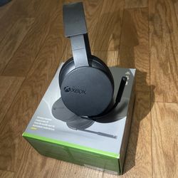 Xbox Wireless Headset With  Box 