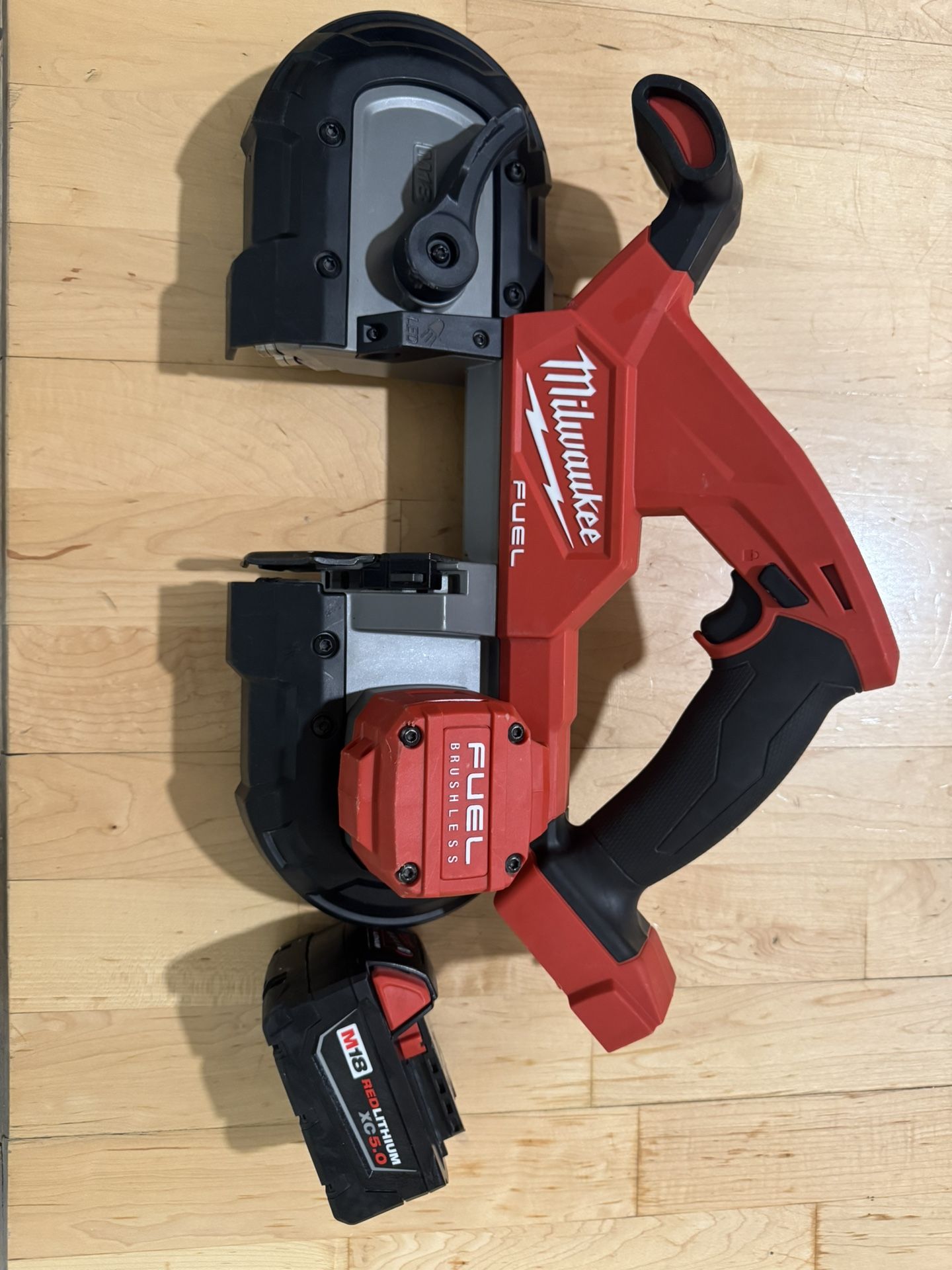 Milwaukee Fuel Compact Band Saw w/one Battery