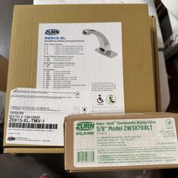 Zurn AquaSense Z6913-XL Touchless Sensor Faucet, Single Hole, 1.5 GPM Aerator, Chrome with 4" Cover Plate