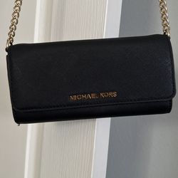 Beautiful Michael Kors Wallet/Crossbody Bag