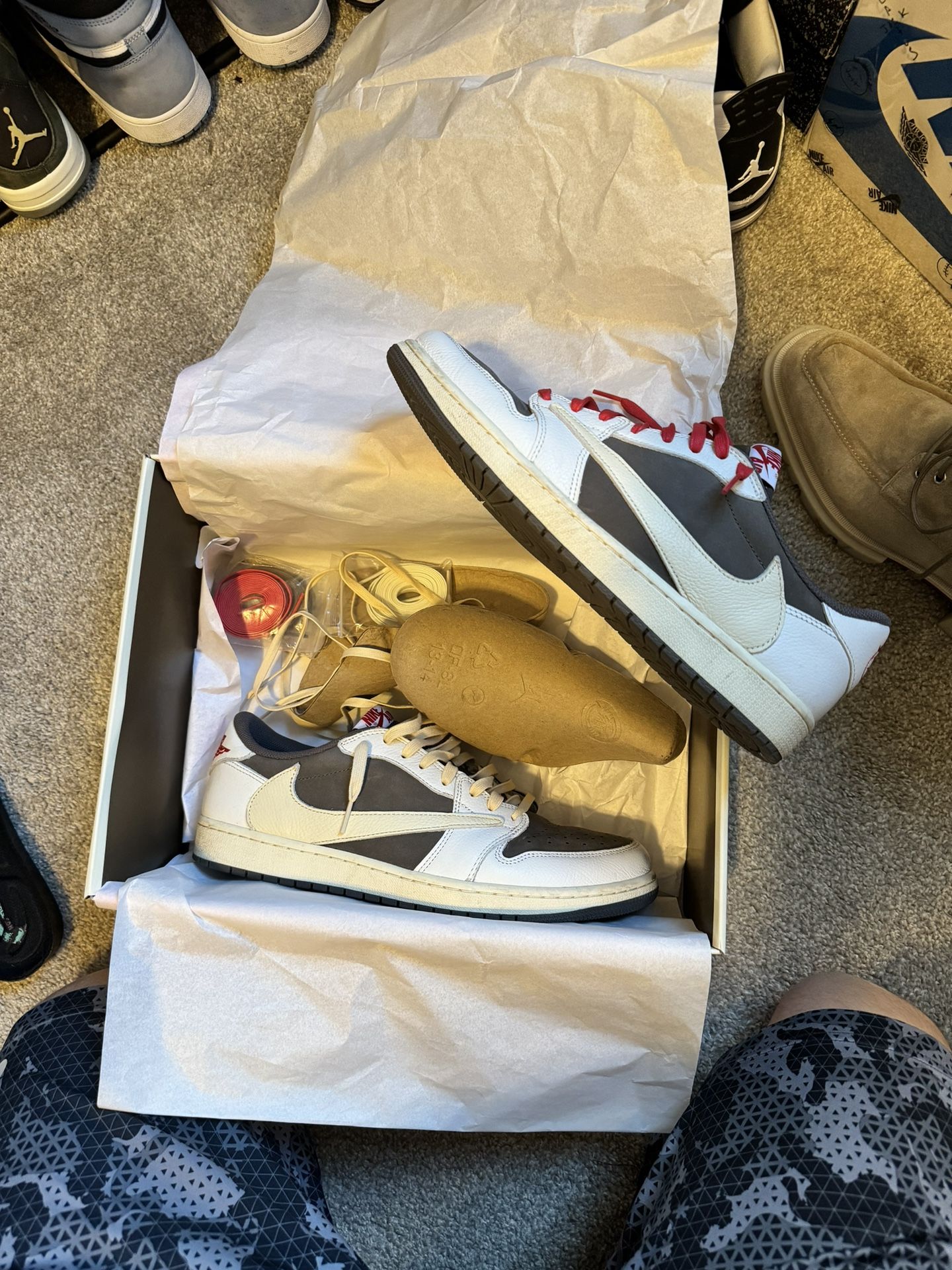 Jordan 1 Reverse Mocha - Travis Scott - With RECIEPT