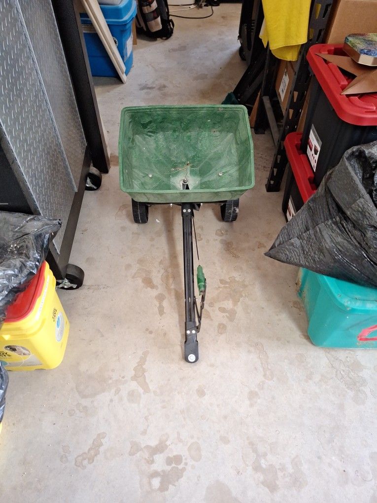 John Deer Sparder Pull Be Hind Your Tractor