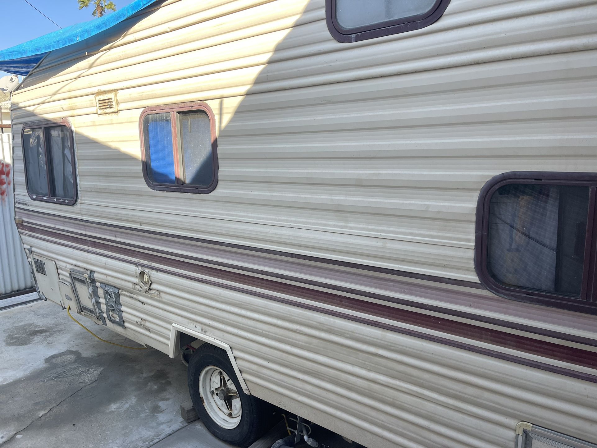 Trailer Komfort for Sale in Los Angeles, CA OfferUp