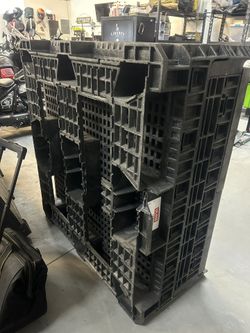 Collapsable Shipping Containers