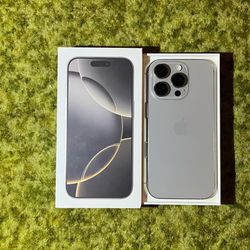 iPhone 15 Pro Max | 256GB | Natural Titanium | Factory Unlocked