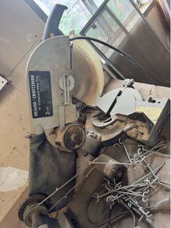 Compound miter saw