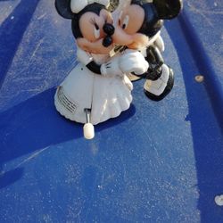 Mickey And Minnie Wind Up Dancing Wedding Toy