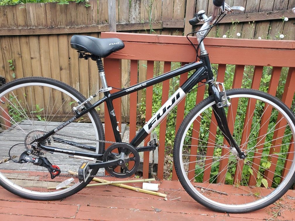 Fuji Crosstown 4.0 Bike Used Less Than 10 times just Serviced