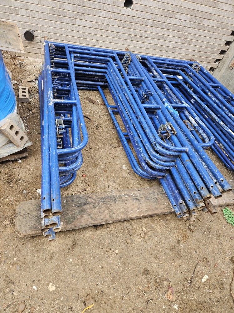 scaffolding 3x6 walk through and mason 50/frame 16/crossbars used