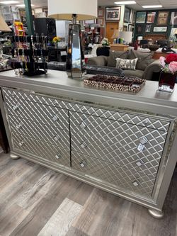 Dresser