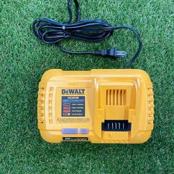 Dewalt 20V MAX / 60V MAX FLEXVOLT Lithium-Ion Fan Cooled Fast Battery Charger